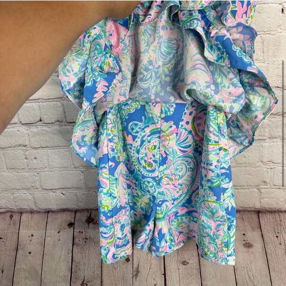 LILLY PULITZER Masey Short Sleeve Romper Multi Dream
Size 2 - Picture 4 of 7